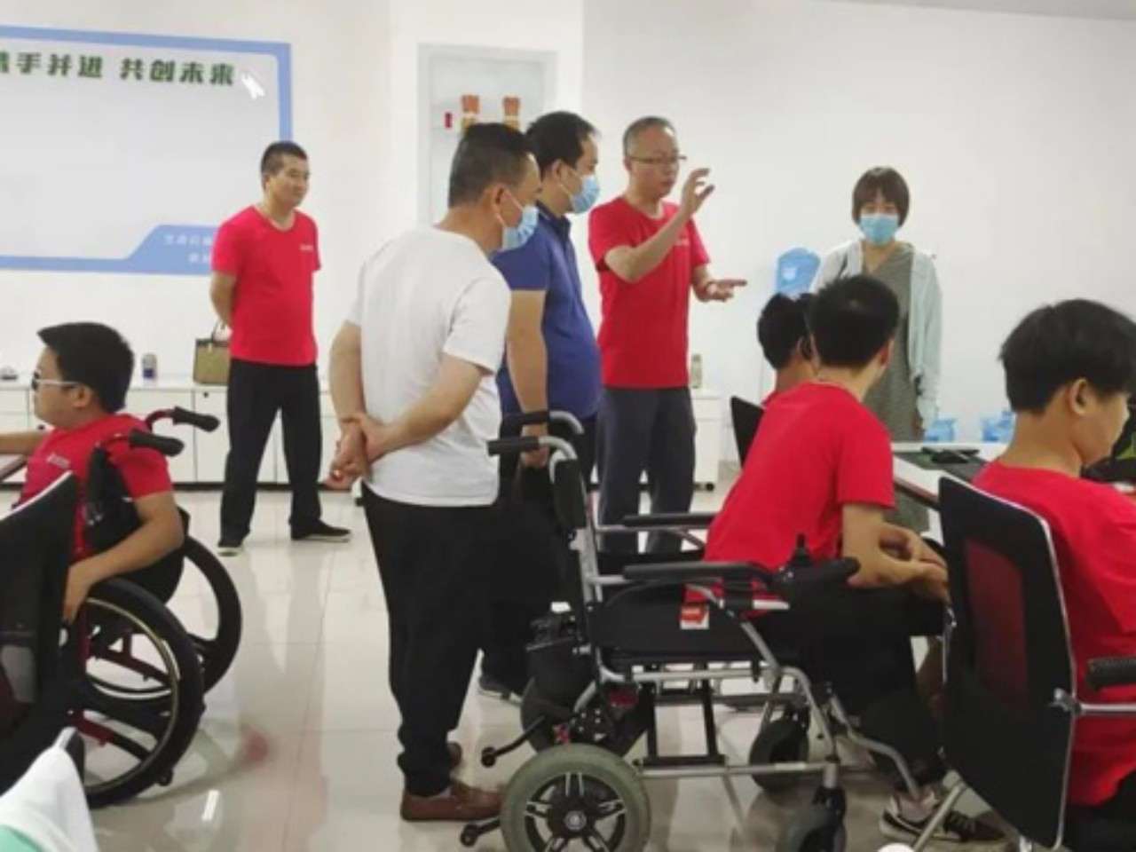 肥西县残联领导莅临中心参观指导